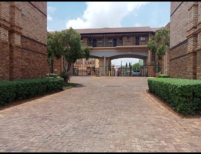 2 BEDROOM APARTMENT FOR SALE IN HALFWAY GARDENS